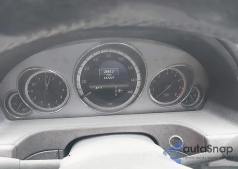 2013 Mercedes-Benz E 350 4Matic z USA, uszkodzony, nr VIN WDDHF8JB3DA745170